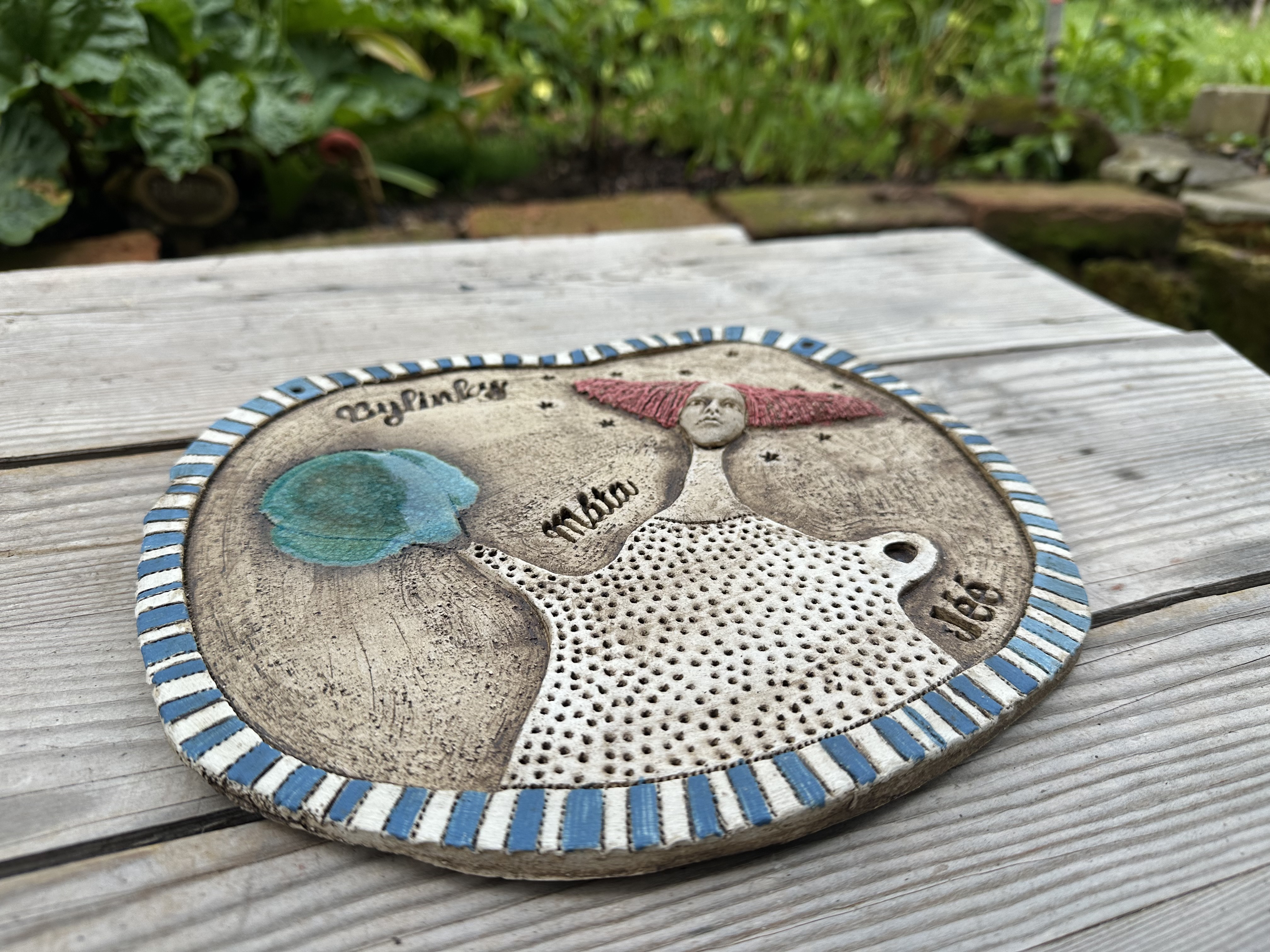 Plastika  - Cedulka na zavěšení