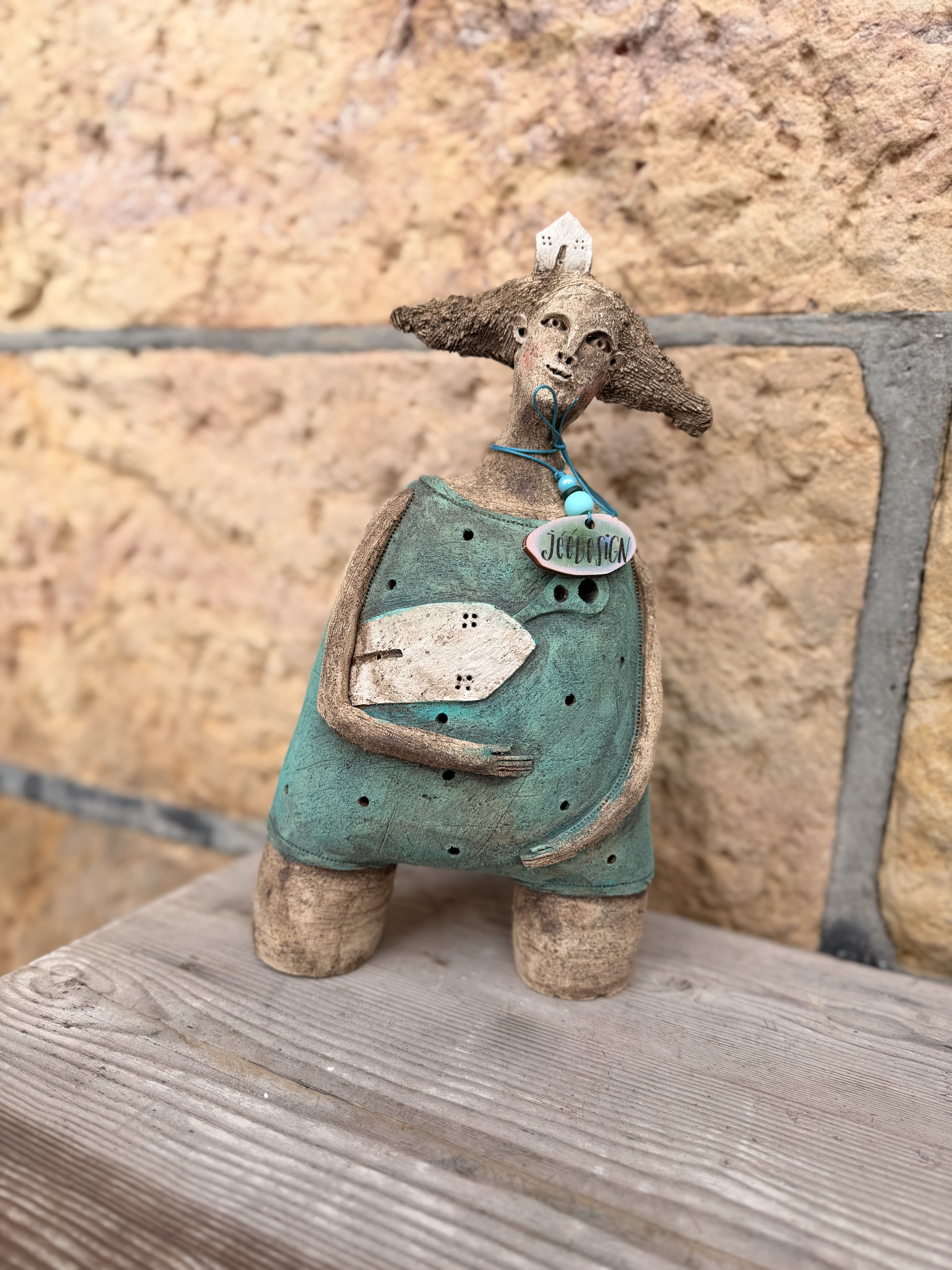 Plastika  - paní domácí 