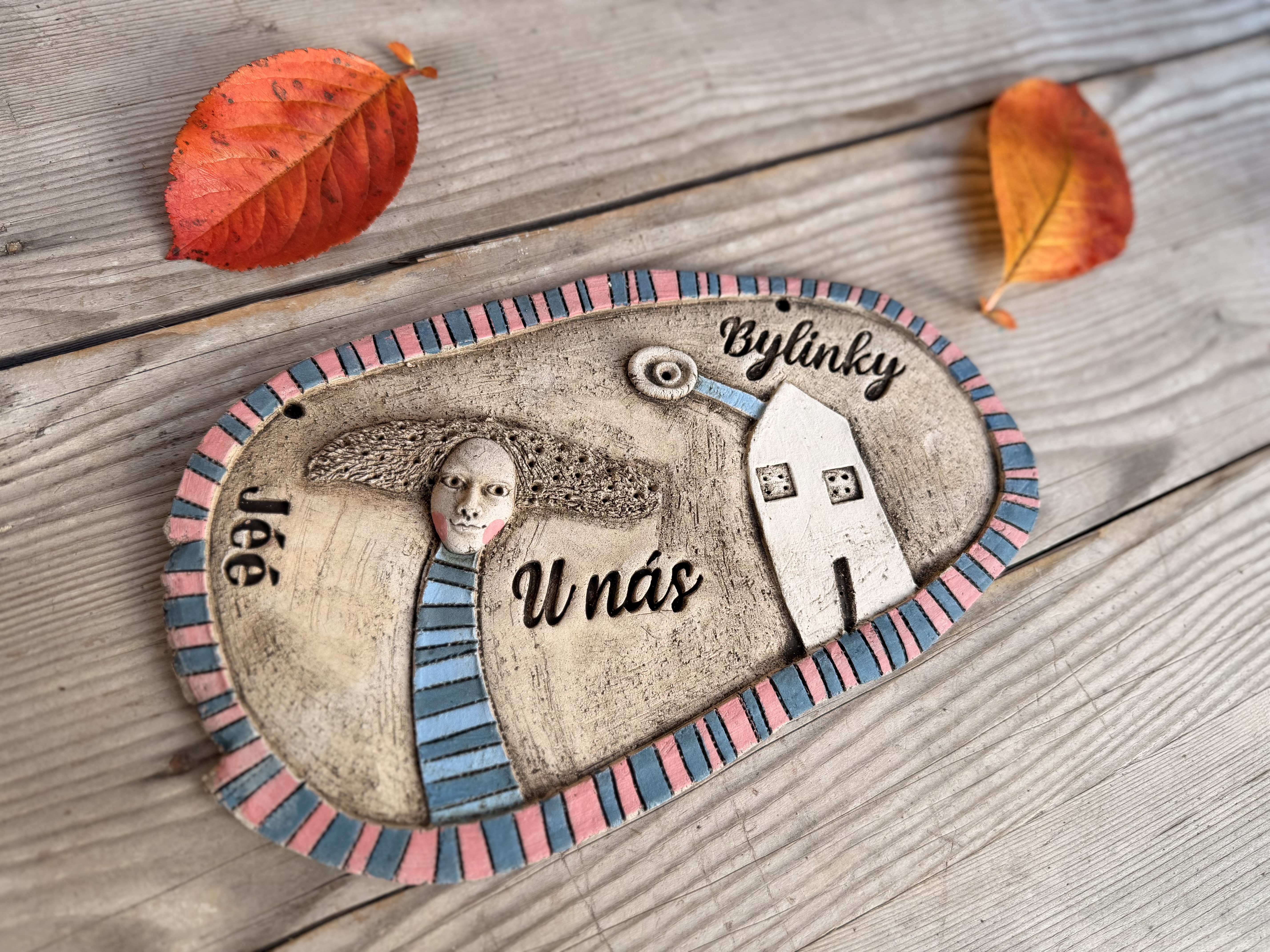 Plastika  - Cedulka na zavěšení